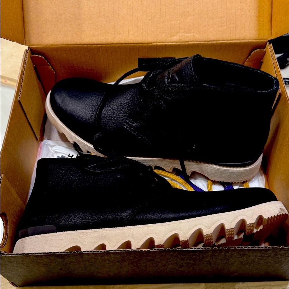 Sorel Kezar Chukka WP Ankle Boots Mens Size 10 EUR 43 Black Leather Lace up NWT